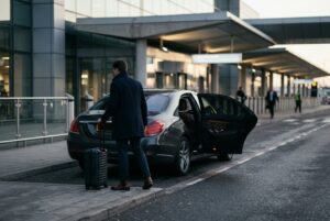 How Early Should an Airport Taxi Arrive Before a Flight?